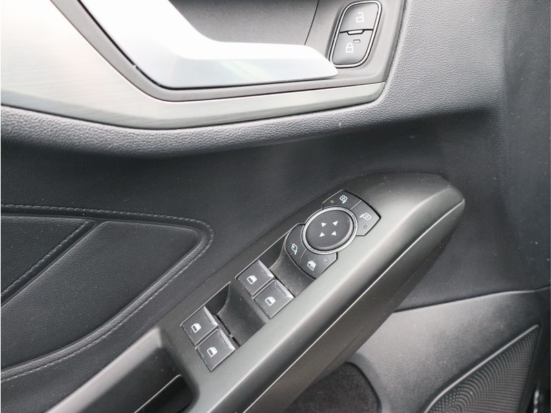 Ford Focus 1.0 EcoBoost Titanium Business/ lage km/ zeer mooi!