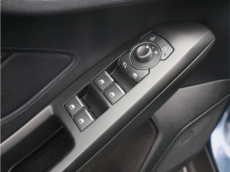 Ford Focus Wagon 1.0 EcoBoost Hybrid Active Business/ compleet!