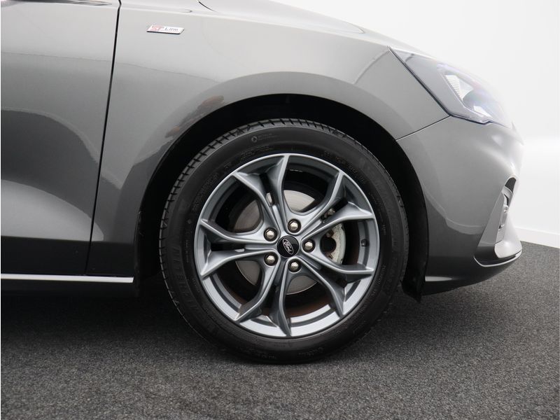 Ford Focus 1.0 EcoBoost ST Line Business/ lage km/ zeer mooi!