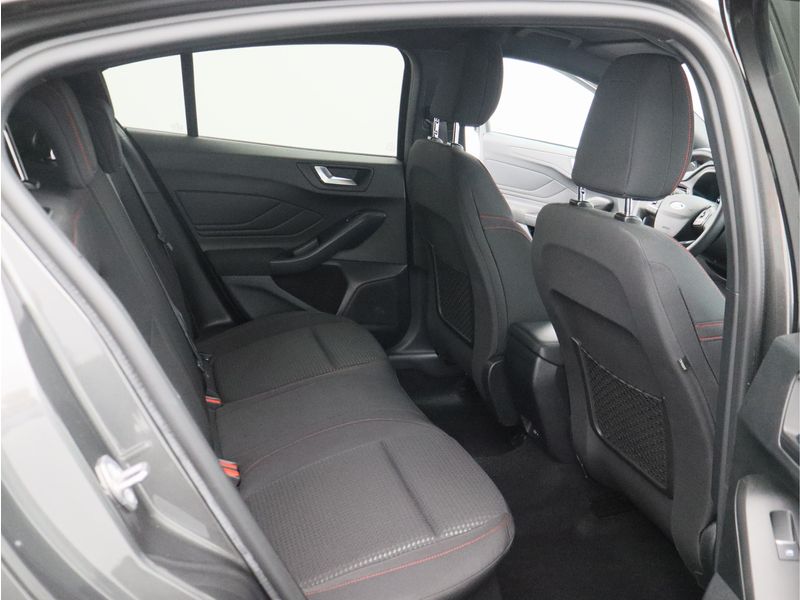 Ford Focus 1.0 EcoBoost ST Line Business/ lage km/ zeer mooi!