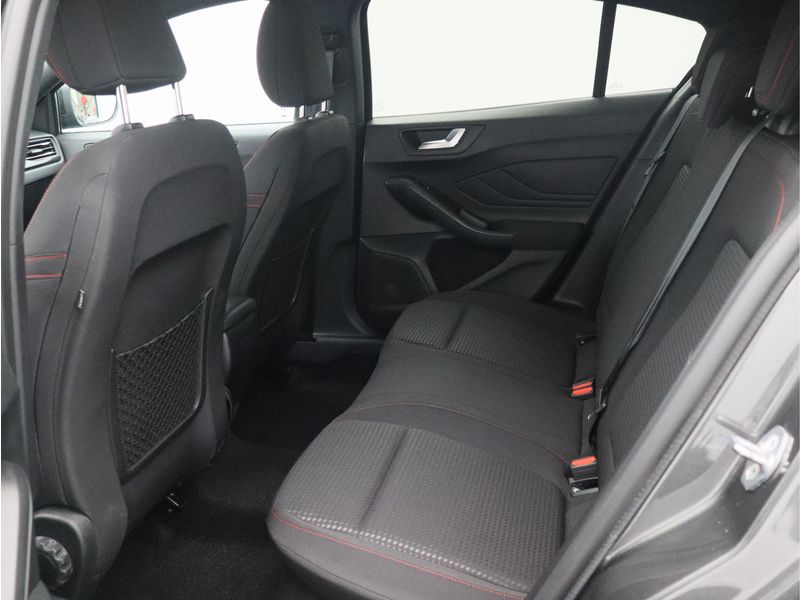 Ford Focus 1.0 EcoBoost ST Line Business/ lage km/ zeer mooi!