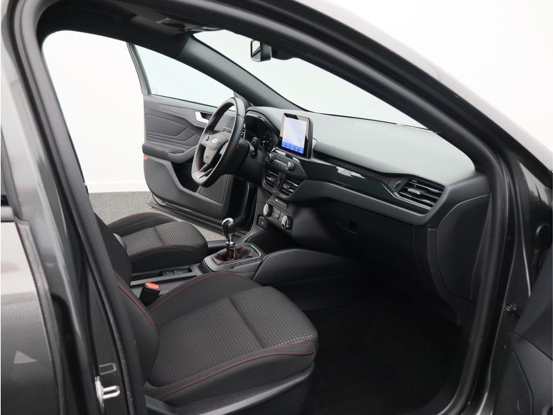 Ford Focus 1.0 EcoBoost ST Line Business/ lage km/ zeer mooi!